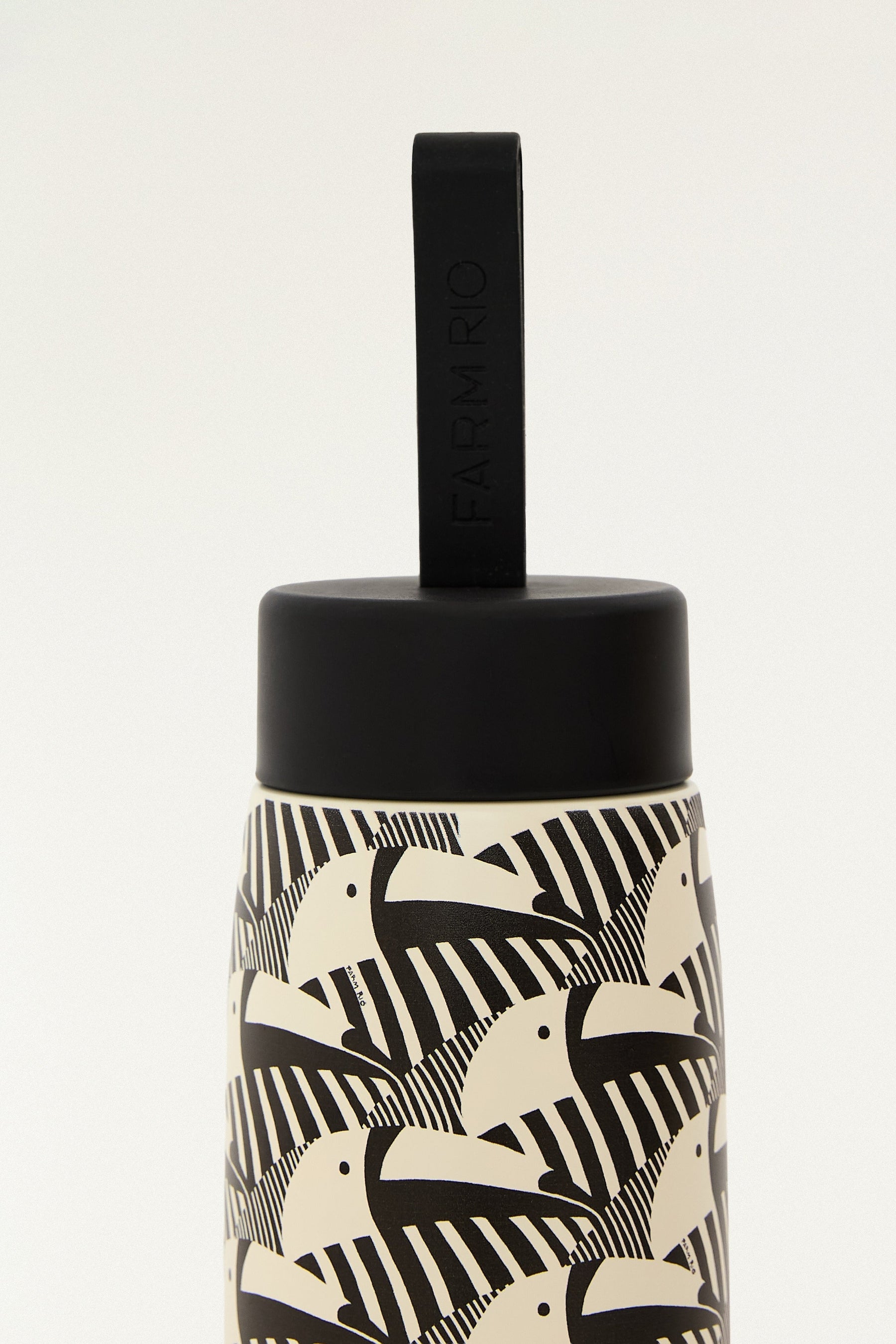 Garrafa que sede bico de tucano 500ml