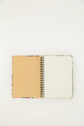 Caderno universitário memórias de verão