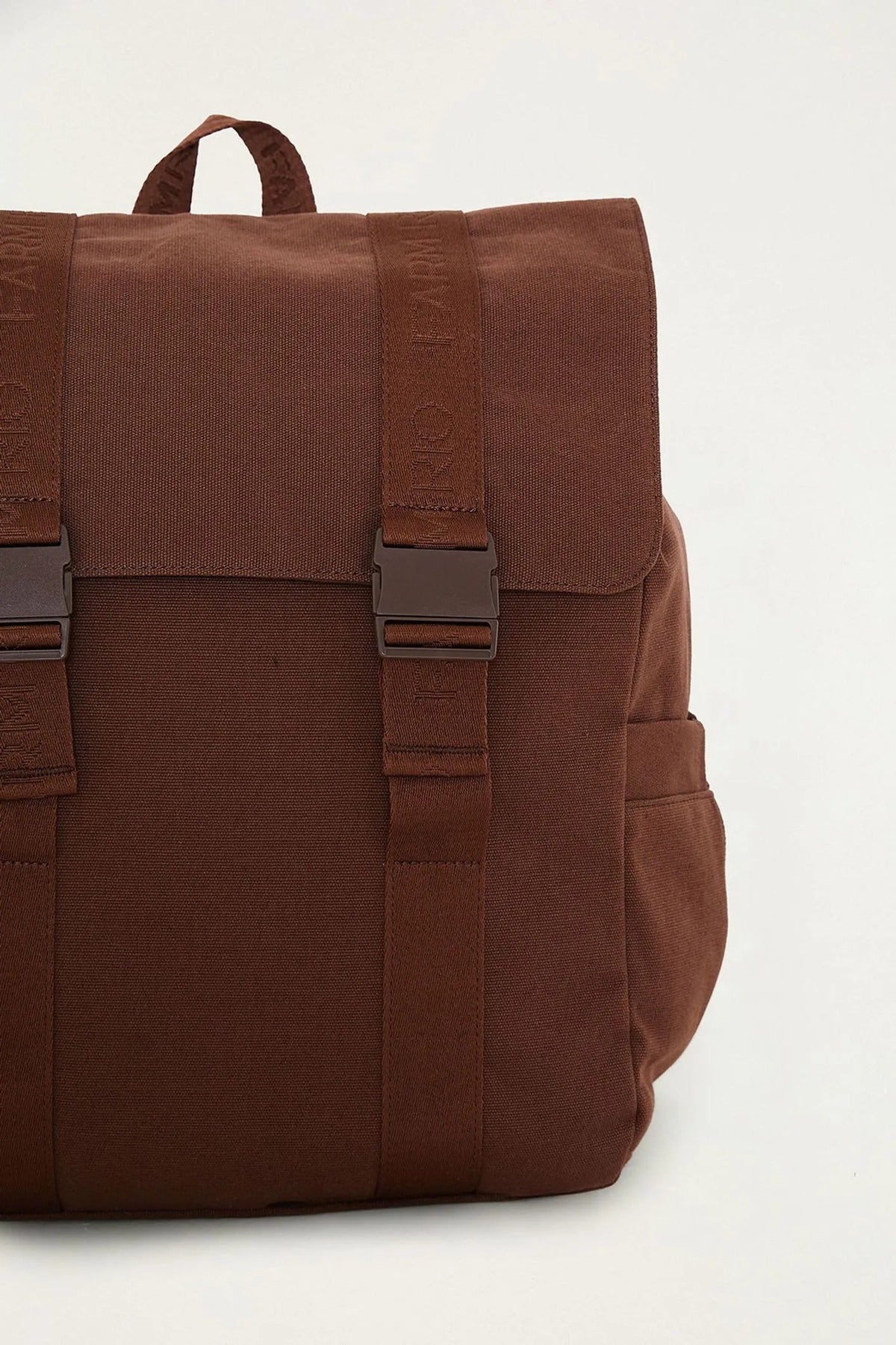 Mochila bossa marrom