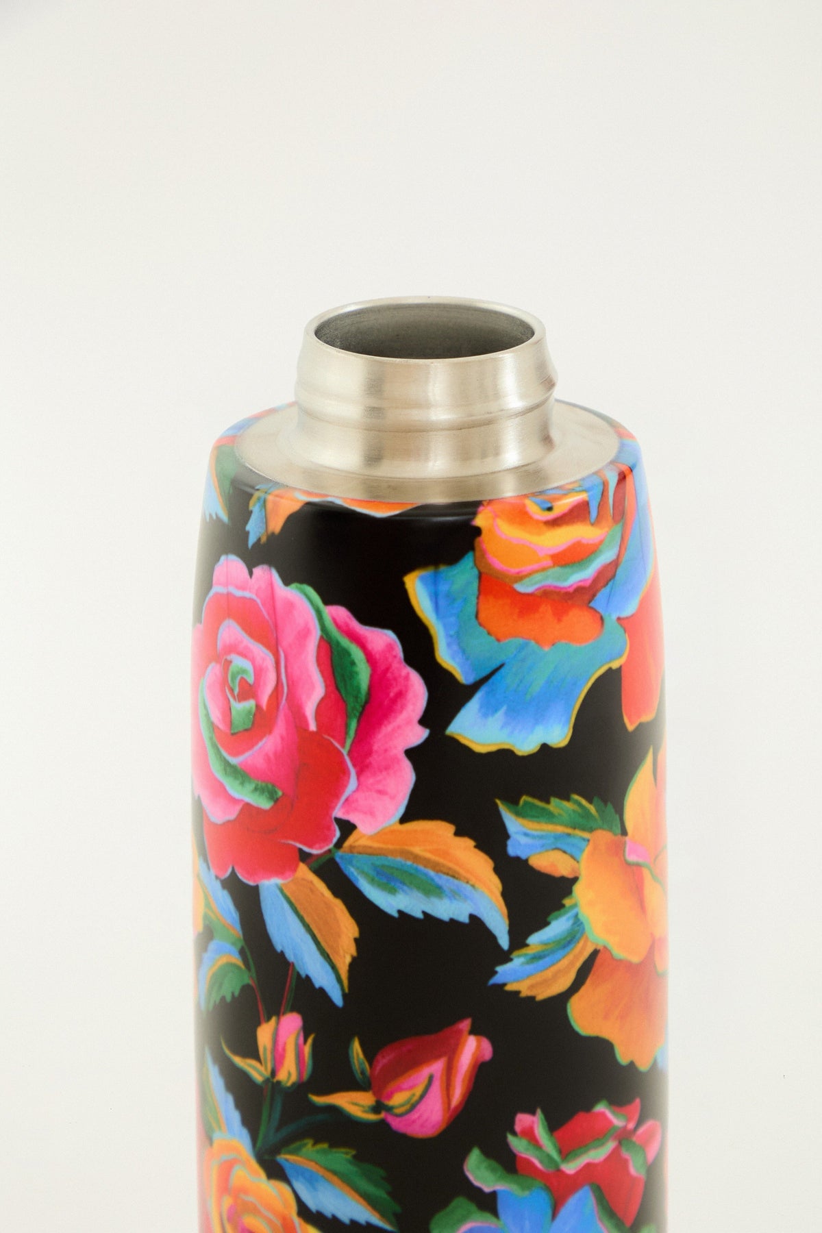Garrafa que sede rosas pintadas 500ml